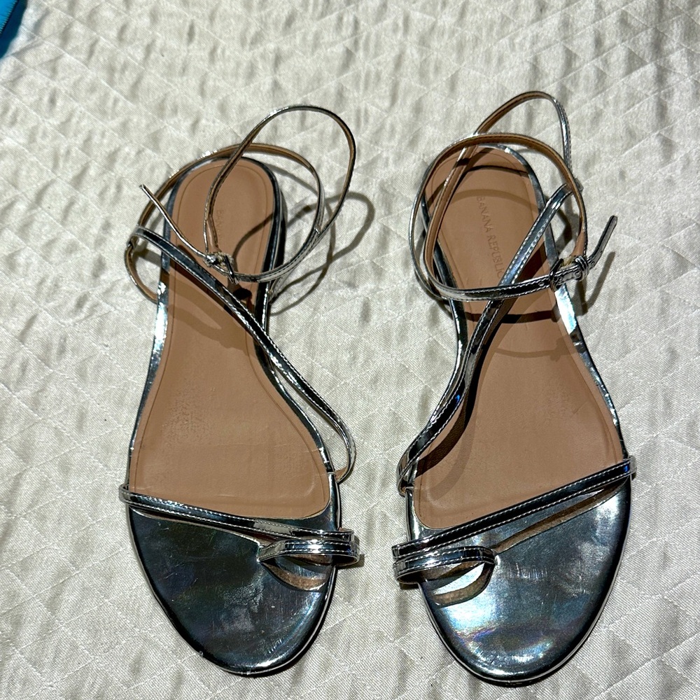 Banana republic, silver, flat sandals